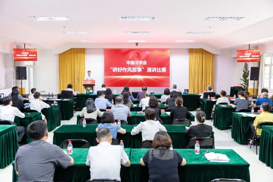 d40ec10644624a2b3b501c0a11a80768.jpg