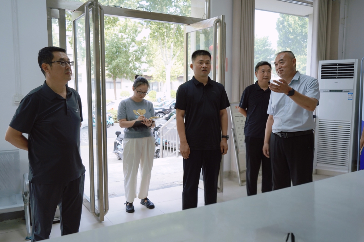 鶴壁市法學(xué)會(huì)到?？h調(diào)研法學(xué)會(huì)工作